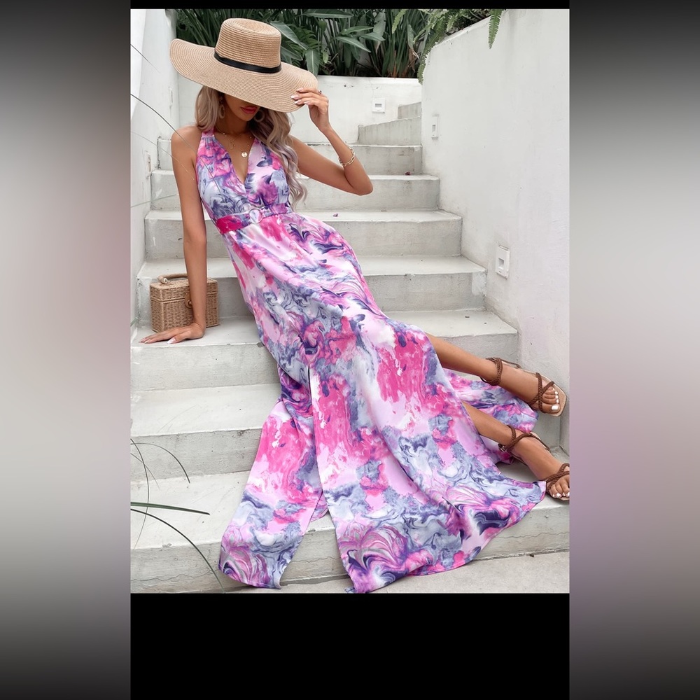 https://dar-go.com/products/printed-open-back-slit-sleeveless-dress.